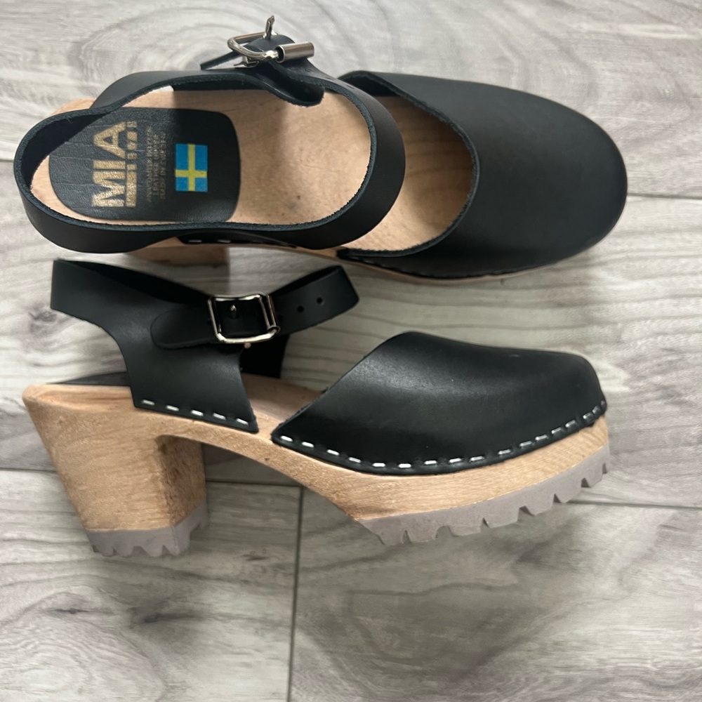 Mia Abba black shoes